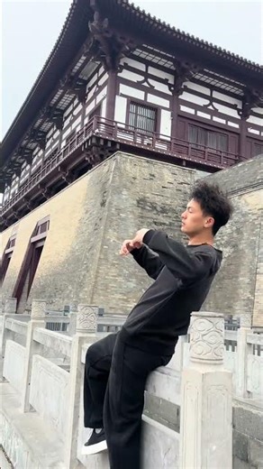 Ancient Elegance: The Timeless Warring States Robe Unveiled