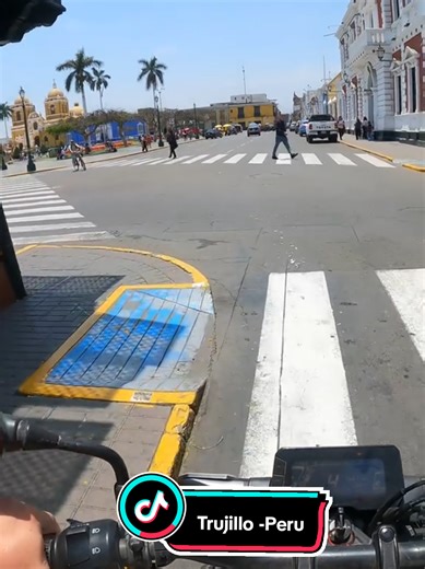 🚨 ¿HARTO DE LAS COLAS Y EL TRÁFICO EN TRUJILLO? LLEGÓ TU SALVACIÓN 🚨🛵💨 ¿Cansado de ir colgado en la puerta del micro o de esperar 30 minutos por una combi que nunca pasa? 😫 En Moto Go, aplicamos logística de eficacia comprobada para que recuperes tu tiempo. ¡Movilidad SIEMPRE DISPONIBLE para que llegues puntual a donde sea! 📍 COBERTURA TOTAL - DONDE TÚ ESTÉS, LLEGAMOS: 1. SALUD (¡Puntualidad Vital!): Hospital Regional Docente, Hospital Belén, IREN Norte, EsSalud (Albrecht, Lazarte, La Espe