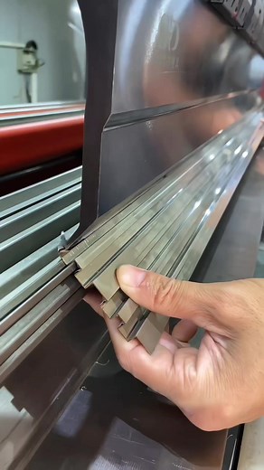 Can you bend this? ... ... #pressbrake #pressbrakes #sheetmetal #sheetmetalpro #panelbender #sheetmetalbending #lasercutting #metalworks #sheetmetalbending #laserwelding #sheetmetalbending #pressbraketooling #pressbraketoolings #bendingtool #cncpressbrake #tools #fabrication #metalworking #sheetmetal #sheetmetalfabrication #manufacturing #industryequipment#bending #brakepress #groovebending #minipress #tranyond | sheet metal pro