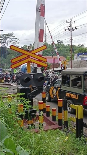 KA Serayu Loko Long hood Melesat #shorts