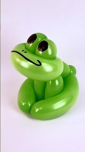 I'm Making a Balloon Frog!
