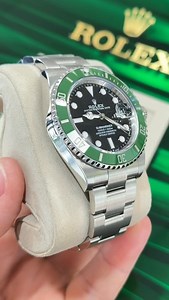⌚️💚🔥Rolex Submariner 41mm Built for the ocean. Perfect for everywhere else. 🟢 Legendary green bezel ⚫️ Deep black dial 🔒 One of the most recognizable watches on earth This isn’t just a timepiece it’s a statement. 🌍 Travel watch or daily wear? Drop your vote below 👇 #RolexSubmariner #Submariner41 #GreenBezel #LuxuryWatch #WatchGoals #WatchCollector #RolexLife #WristGame #DiamondsEast #BocaRaton #ExplorePage #WatchTok | Diamonds East International
