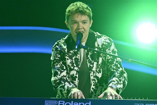 The Voice 28: 4-Chair Turn Max Cooper III Sings with Michael Bublé