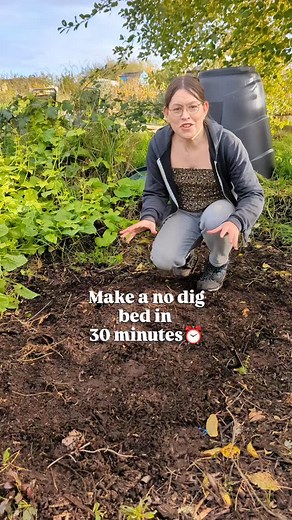 8 comments | Make a no-dig bed in no time with this quick and handy video guide! Save it for later and get ready to create a practical garden bed with fewer weeds and healthier soil. Have you gotten your plot ready for next spring? Share your progress in the comments! . . . #nodiggarden #allotmentbeginner #gardening | Younggroundgrows | Facebook