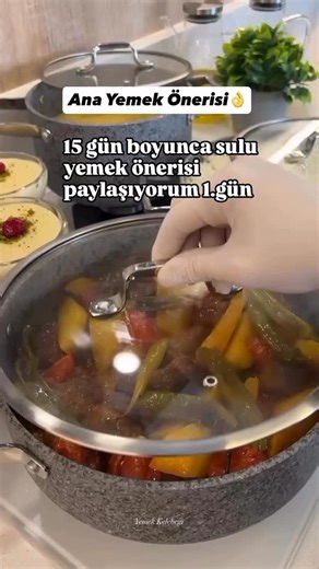 baharla_sofram on Instagram: "Ne pişirsem diye düşünenlere nefis bi ana yemek☺️ ♨️TENCEREDE KÖFTE PATATES Malzemeler; 200 gr kıyma 1 yumurta 1 soğan (rendelenmiş) 2 diş sarımsak(rendelenmiş) Yarım çay bardağı ekmek içi yada galeta unu 1 çay kaşığı toz biber,karabiber,pul biber Tuz 4 adet patates 4 yeşil biber 2-3 adet çeri 1 yemek kaşığı domates salçası 1 tatlı kaşığı biber salçası Karabiber,toz biber,tuz Yapılışı; Köfte malzemelerini derin bi kaseye alıp güzelce yoğuralım.Vaktiniz varsa 20 daki