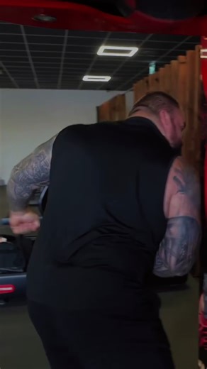 How Hard Can World,s Strongest Man Punch? PART 2 #punchmachine #strongman #boxing🥊