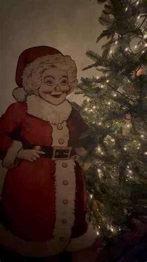 Barbara Lewis on Instagram: "Time to start pulling out my Vintage Santas! #vintagechristmasdecor #vintagesanta #vintagechristmas"