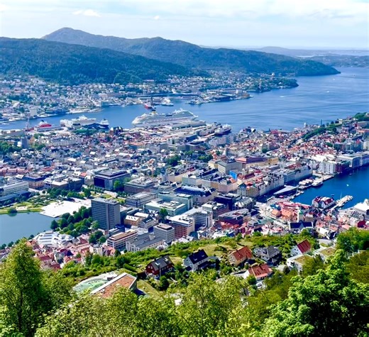 Bergen view as seen from Mount Floyen. The view from Mount Fløyen...