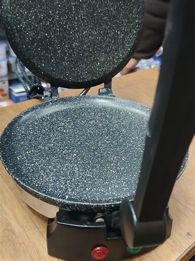 ✨ Unirize Roti / Multi Maker – Key Features ✨ • 🇮🇳 Made in India – Trusted quality & durability • 🏅 ISO certified company – Assured standards • 🔋 900 Watt Power – Quick & efficient cooking • 🍳 Non-stick Coated Plate – Healthy, oil-free meals • 🤲 User-friendly Handle – Effortless and safe usage • 🔥 Dual Heating Elements – Even & uniform heating • 🍕 Wide Base – Ideal for rotis, parathas & variety cooking • 🔌 Power Indicator – Easy operation awareness • 🔒 Inbuilt Thermostat – Advanced saf