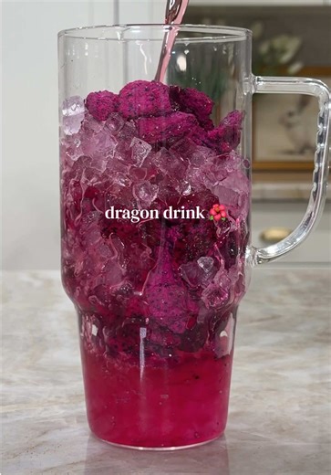 Dragon drink refresher 🌺🐲 Love making Starbucks drinks at home #drinksathome #dragondrink #asmrvlog #refreshersathome #easydrinkrecipe