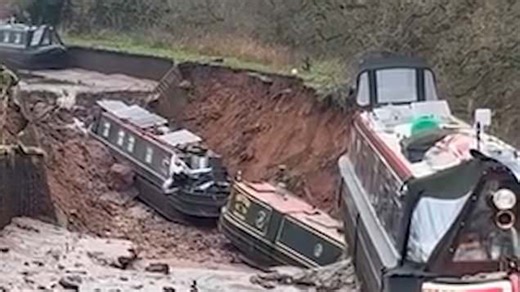 Boats pulled into gaping cavity after Shropshire canal suffers sinkhole in Whitchurch