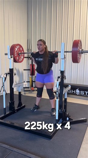 2.4K views · 76 reactions | Amanda Lawrence squatting 225kg x 4 in sleeves | Powerlifting World | Facebook