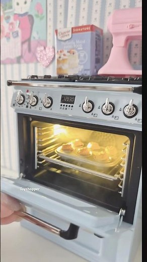 Baking tiny cupcakes in my mini blue kitchen. 🧁👩🏻‍🍳✨ #Miniature#minitoys #CherryMerryMuffin#ASMR