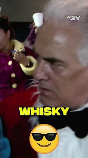 Don Camerino llega a la fiesta y quiere Whisky 🍷 #LaFamiliaPLuche #comedia #humor