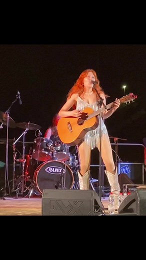 A snippet of my original song ‘REBOUND’ from our visit to Italy last year 🇮🇹 Had so much fun and can’t wait to be back on stage next month performing full band shows for y’all 🎶🎸🥁🎸🎶🎤 | Caitlin Mae