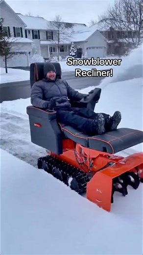 I must have a snowblower recliner immediately! 🤣👏