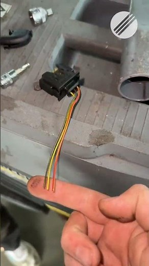 Brilliant way for replacing an oil level sensor #bmw #topspeedgermany #mechanics