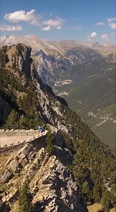 Falaises, cirques suspendus, cascades... A 1h de la frontière, le canyon d'Ordesa est l’expression de la démesure ! 😮🤩 #PyreneesTrip | Hautes Pyrénées
