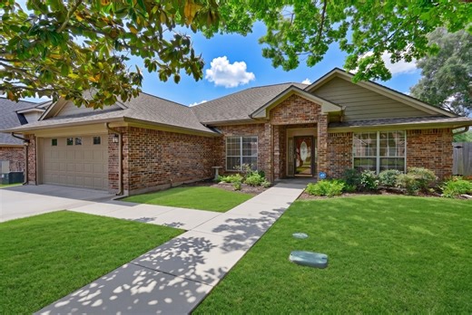 402 Magnolia Ln, Brenham, TX 77833 - MLS 34843876 - Coldwell Banker
