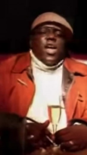 (R.I.P) The Notorious B.I.G. - Big Poppa (Official Music Video) #hiphop #TheNotoriousBIG #BigPoppa