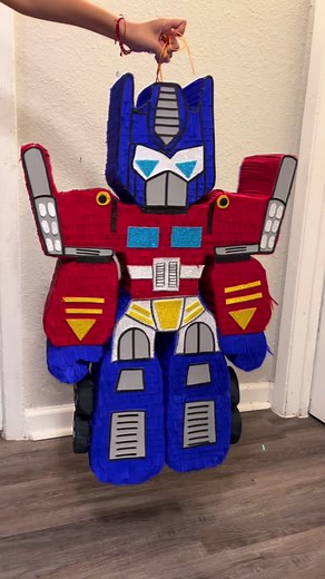 @Yadi #optimusprime #transformers #optimusprimetransform #piñatasperso...
