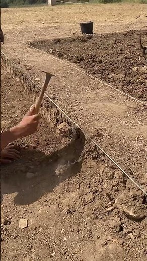 How to dig a proper archaeological trench