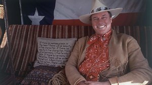 Dallas se dévoile dans Previously, le podcast de Télé-Loisirs ! partie 2.