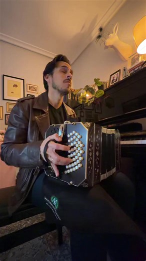 Música Instrumental de Gare du Nord por Claudio Constantini