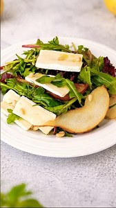 This Pear & Brie Salad Tastes Like a Restaurant Dish