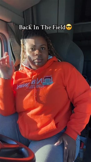 Nai📍Dallas, TX on Instagram: "Back trapping slagging weight😎 #trucking #truckerslife #truckher #ownerop #truckn #reels #myjourney #lightduty"