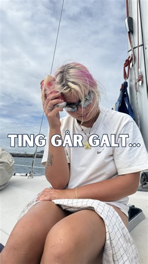 Nord&Syd ⛵️ Langturssejlads for unge on Instagram: "TING GÅR GALT🫣 Når man arbejder og fikser - og faktisk bare bor - så mange mennesker, på en båd, er det svært at undgå at ting går i stykker. Samtidig går alt sjældent som planlagt, og ting har det med at trække ud. Men sådan er det nu engang bare at bo på en båd. Tålmodighed er vores bedste ven, omstillingsparathed vores største styrke og så er vores trøst at vi heldigvis alle lærer af vores fejl! I denne omgang gik et par ting tabt, projekte