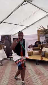 Dear Program Directors. Please be like Mafa Bavuma. Give us a chance to perform at these ceremonies. Siqeshiwe nathi🙏🏼 Ozithobileyo Vuyisani | Mr Vee Sholo Music