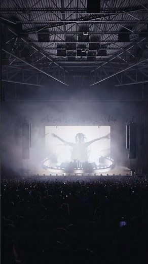 Revisiting our North America tour: ‘Quicksand (Don’t Go)’ live from Toronto.