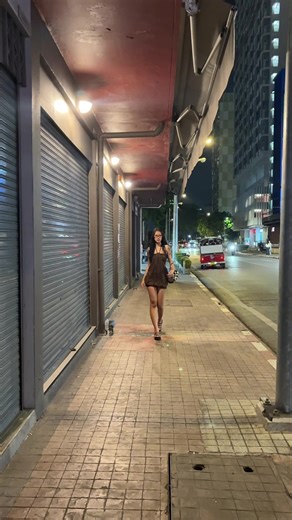 Affordable Backless Dress Outfit Ideas