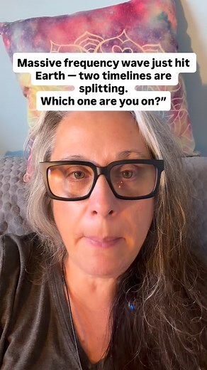 🚨 ENERGY UPDATE 🚨 We were BLASTED last night. 13 space weather alerts. Solar light codes streaming in that most of humanity has never felt before. If your few hours of sleep somehow felt like a full-body reset… that was your DNA integrating new frequencies. Spirit says we’re now living in two distinct timelines: ✨ One where you feel the light surging — inspiration, clarity, alignment. 🌑 One where the density is deafening — chaos, fatigue, old patterns screaming for release. ⚖️ And then there’