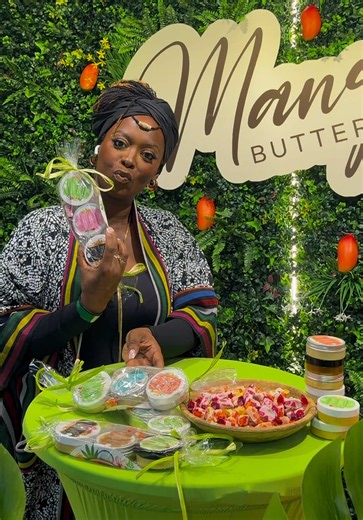 Retrouvez les aujourd’hui sur notre stand C08 à 22€ au lieu de 24€ 🎁🥭 nos trios découverte qui vous permettent de découvrir nos différents bienfaits à travers nos gammes ❤️🪮 Ils ont été préparés avec amour par notre fondatrice Anita 👑 Ça part très vite 👀 Venez récupérer le vôtre ce week-end à la @naturalhairacademy ! Naturel • Fait main • Mango #fy #pourtoiii #mangobutter #nha2026