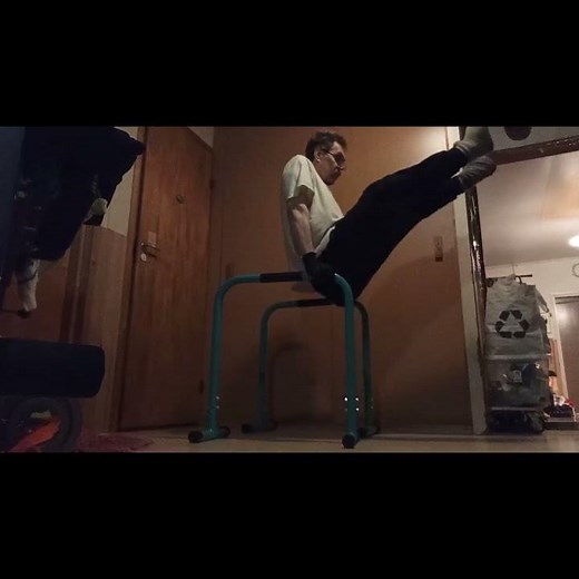 Doing Dips workout #dip #dips #motivational #challenges