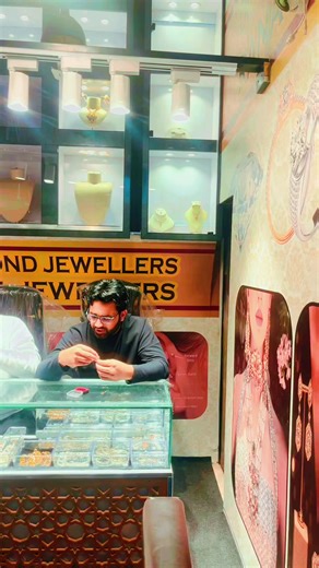 Exploring the Finest Jewelry Trends: Gold, Silver, and Diamonds