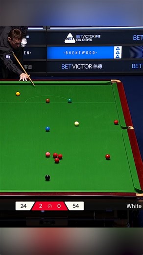 Beautifully delicate pot by Jimmy White 👌 It doesn’t always have to be Whirlwind stuff! (He made the following black too 😎) | BetVictor #EnglishOpen | WST