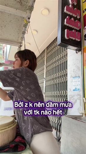 Dầm Mưa Cùng Anh: Một Kỷ Niệm Đáng Nhớ