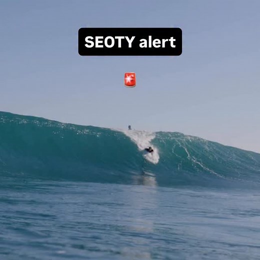 Has the 2022 winner done it again? @kaelwalsh pocketed a Bitcoin last time he sent us an edit. And while there’s no crypto prize this time round, he’s made a very compelling case to wear the crown once again ‘Strung’ is shot in South Africa, Namibia, Indo, West Oz, and P-Pass and stitched together by @wadeecarroll Give it a watch at the link in bio. 🎥 @fox_in_soks @tomjenno @quiksilver.anz | Stab Magazine