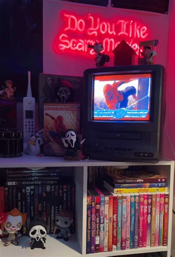 Exploring DVD Menus of Spider-Man with Tobey Maguire