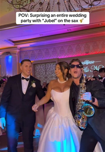 I’m not just gonna play “Jubel” at your wedding. I’m going to dance around, pumping everybody up, making sure y’all get a full workout from me too 🕺🏻🙌 #jubel #brideandgroom #weddingsax #weddingtok @unveiledlovestories @Larkfield