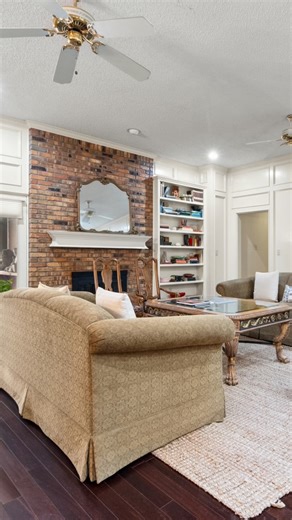 Welcome to Lakeridge. ✨ Located at 9604 Savannah Ave, this custom-built home sits in one of Lubbock’s most established and sought-after neighborhoods, just moments from Lakeridge Country Club. With 4 bedrooms, 3.5 bathrooms, multiple living and dining spaces, a dedicated office, and a rare basement, this home offers the kind of space and flexibility that’s hard to find. Let us know if we can give you the grand tour! 🏡 4 Bedrooms | 4 Bathrooms 📲 806-543-6095 | Amy Loves Lubbock Real Estate Team