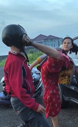 jangan pernah berhenti membangun diri 👊😊😊 #beladiriharimauutara #chintyacandranaya #pencaksilat #karate #martialarts #SelfDefenseTraining #lampung | Chintya Candranaya