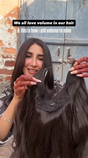 Nish Hair on Instagram: "This Gurupurab, this is how i’m adding volume to my hair… our Halo Hair with Sides is the easiest way to add length and volume without clips #halohair #hairextensions #nishhair #nishhairkimalkin #longhair #gurupurab #gurunanakjayanti"