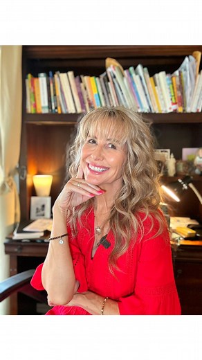 At 50, my first colonoscopy seemed routine with just a benign polyp found. (Español más abajo).But at 54, unexpected symptoms led me to an emergency room and a second colonoscopy, revealing a large, dysplastic polyp - a precancerous warning.This experience averted a potential cancer diagnosis. I initially faced a major surgery but was fortunate to consult Dr. Wexner at the Cleveland Clinic, in Florida, where Dr. Erim Tolga skillfully removed the full polyp via colonoscopy, avoiding surgery.My fa