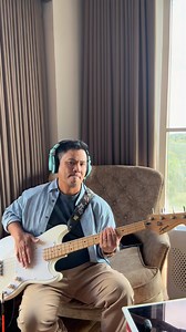 Matagal ko na gusto matutomg mag bass. Ayun nanuod ako ng mga tutorial sa youtube! May mga sabit pa!! Learning never stops! | Ogie Alcasid