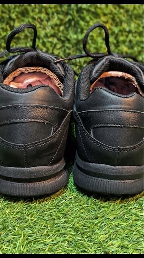 Skechers Relaxed Fit Memory Foam 👟 Original | Slip Resistant | Like New