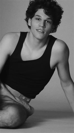 ICON on Instagram: "On set with @_nicolofilippucci_! Discover the full story featuring the Italian singer portrayed by @giampaolosgura on iconmagazine.it Video: @fraparrella Styling: @edoardocaniglia Grooming: @kirilvasilev at @thegreenappleitalia Casting director: @vanessa.contini_ Production: @gigi_aarg @k448_studio Fashion contributor: @valef0x Styling assistant: @jacopo.ungarelli Interview by @cris.marinoni Editor in Chief: @andreatenerani Creative Director: @lucastoppinistudio Fashion Direc